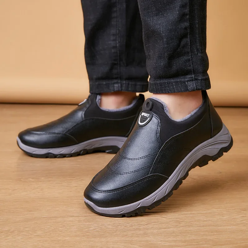 2023 Зимние плюшевые толстые теплые мужские деловые слипоны, удобная обувь, кожаная Повседневная обувь для повседневной работы на открытом воздухе, черная для мужчин TY75