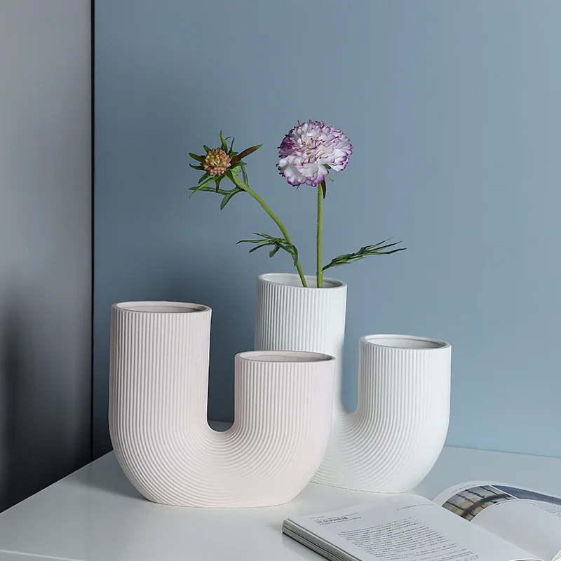 Vas Keramik Nordic Bentuk U Seni Kreatif Gaya Modern Dekoratif untuk Kantor Desktop Dalam Ruangan Ruang Makan Hadiah Dekorasi