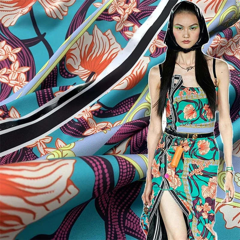 Искусственный шелковый атлас 2023 Ткань с цветочным принтом и буквами Ткань для высококачественного пошива платьев рубашек Модные ткани на заказ