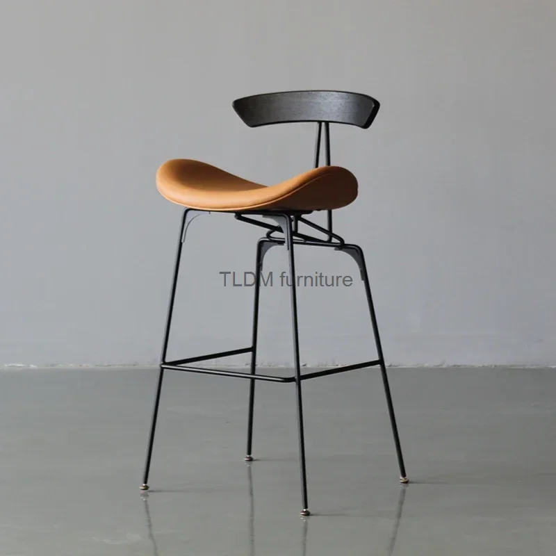 Кожаные обеденные барные стулья Nordic Стойки администратора Высокие офисные барные стулья Дизайнерская кухонная мебель Cafe Tabouret Haut YY50BC