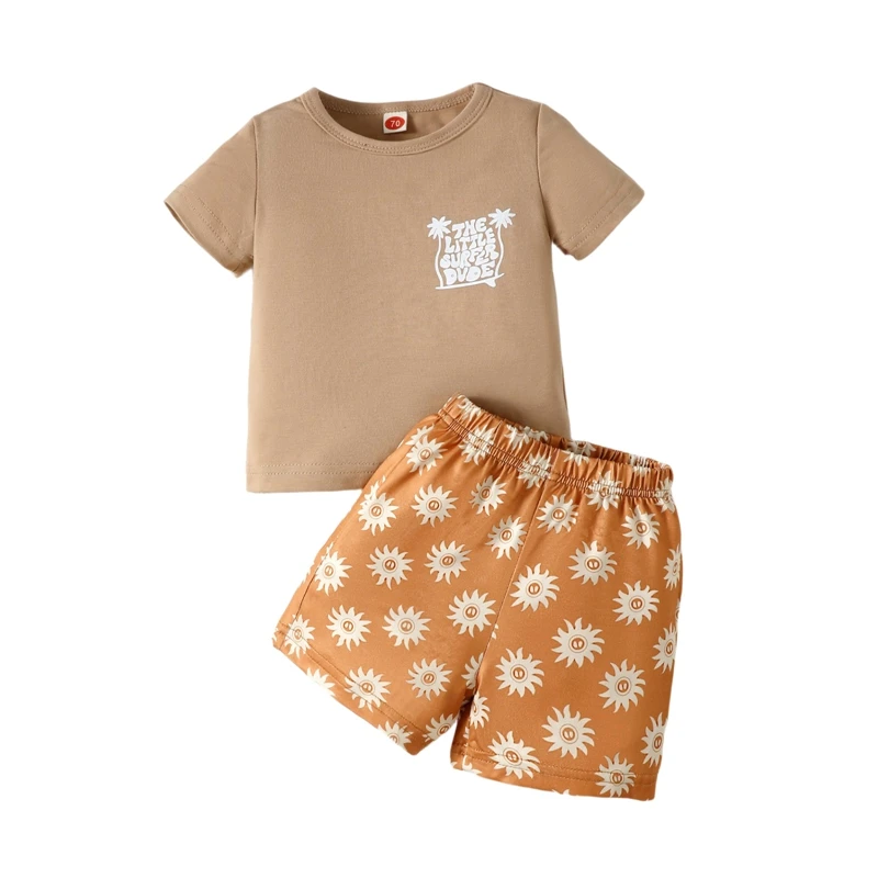 Комплект летней одежды из 2 предметов для маленьких мальчиков, футболка с коротким рукавом с буквенным принтом и эластичные шорты с солнечным принтом, комплект летней одежды
