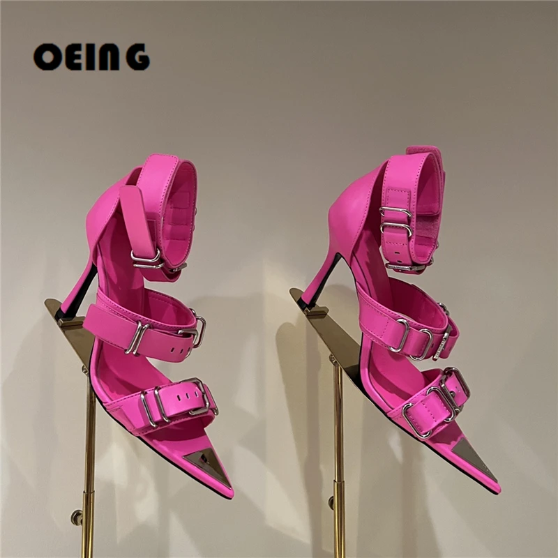Летние женские панк-сандалии с пряжками серебристого цвета, острый носок, босоножки на шпильке, женские туфли с пряжками серебристого цвета и ремешком на щиколотке.
