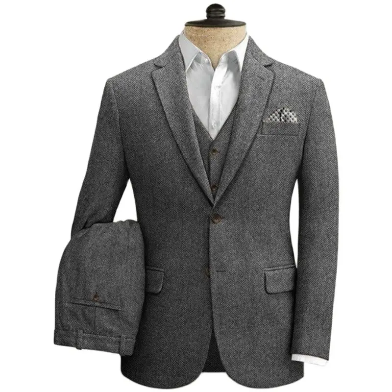 Серый мужской костюм из 3 предметов (пиджак + жилет + брюки) Однотонные однобортные повседневные комплекты приталенного кроя с красивым отворотом в елочку