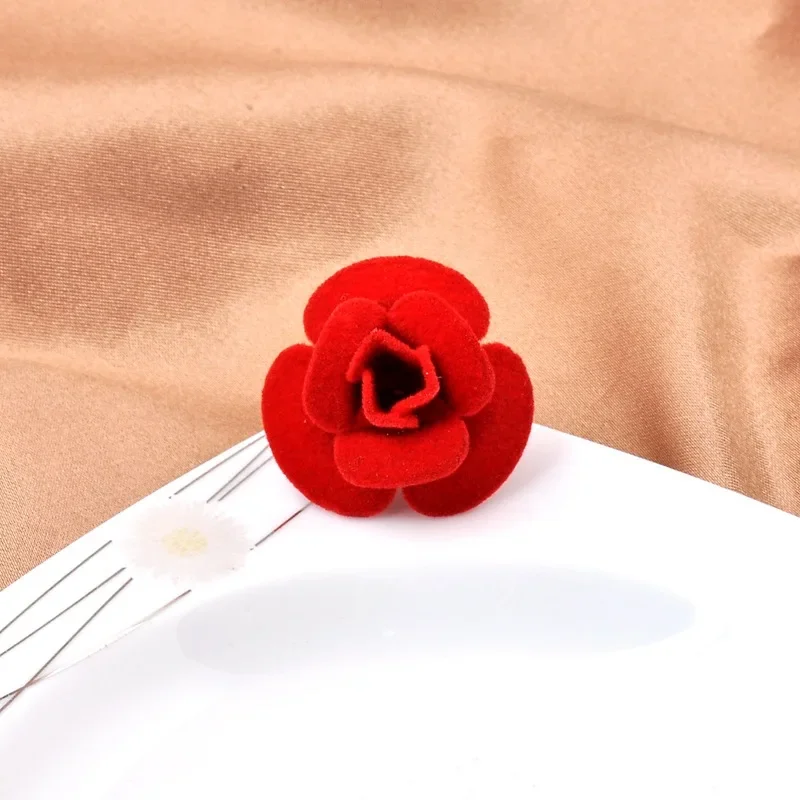Шикарный дизайн, безвредная одежда, магнит, открывающийся маленьким красным цветком, Свадебный корсаж, Популярная брошь в виде розы для костюма
